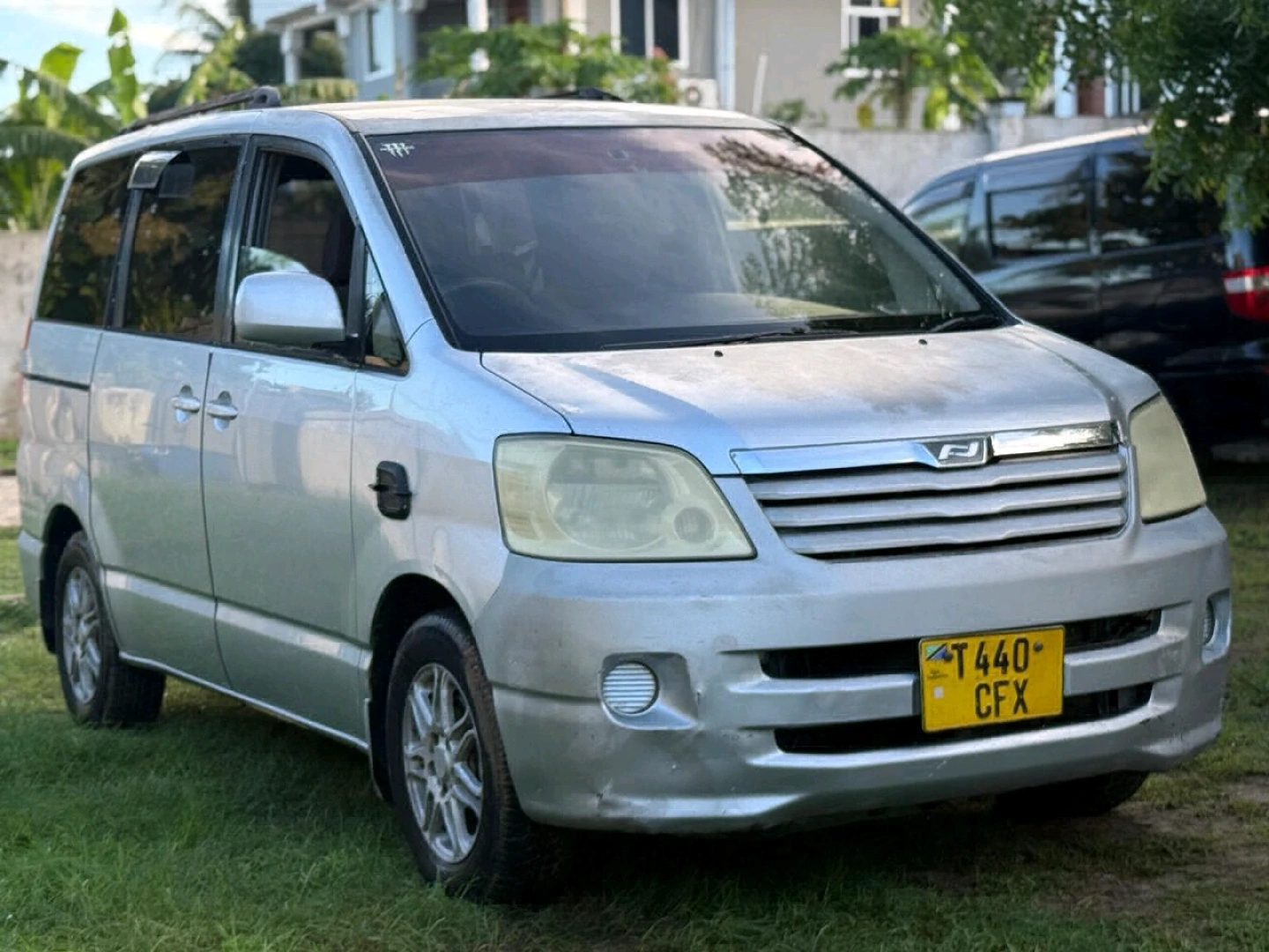 Toyota Noah Minivan New Shape 1990 CC thumbnail 5
