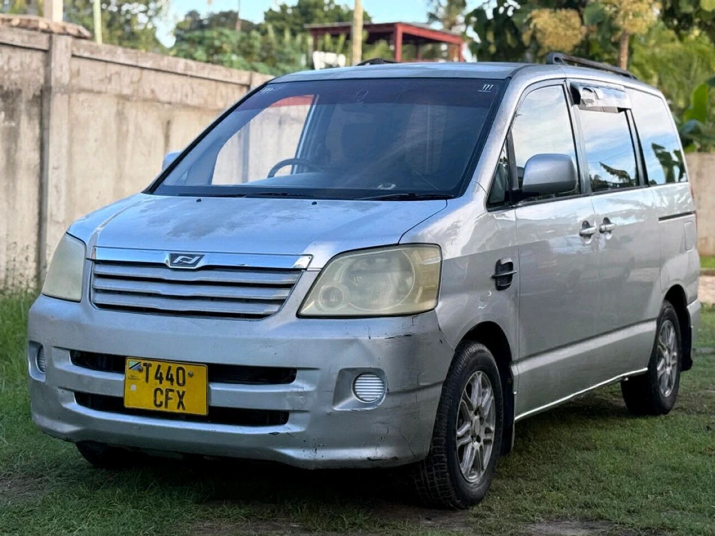 Toyota Noah Minivan New Shape 1990 CC thumbnail 7