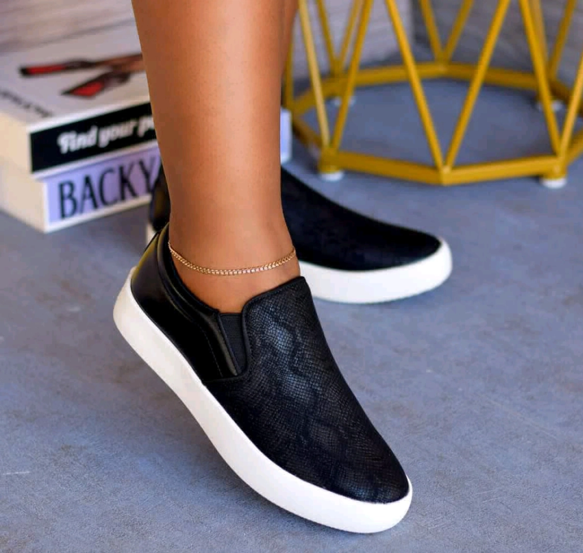 Brown/Tan Slip-On Shoes (Viatu vya Kuteleza) thumbnail 2
