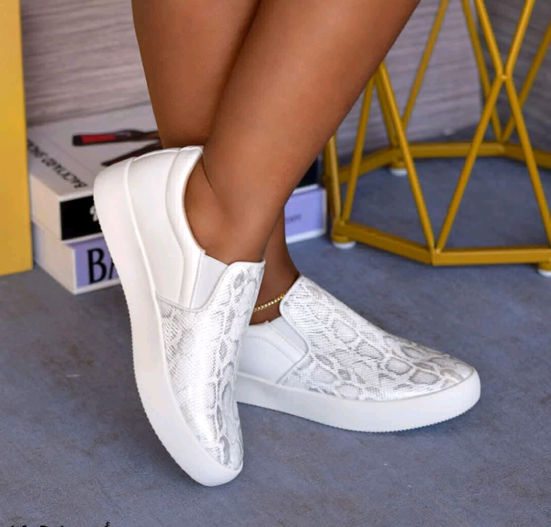 Brown/Tan Slip-On Shoes (Viatu vya Kuteleza) thumbnail 3