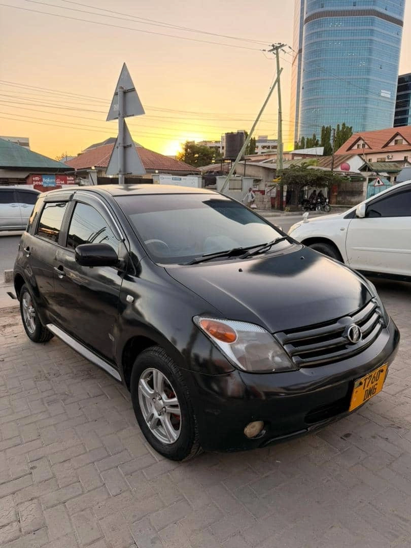 Black Toyota Ist 2006 (1320cc) thumbnail 3