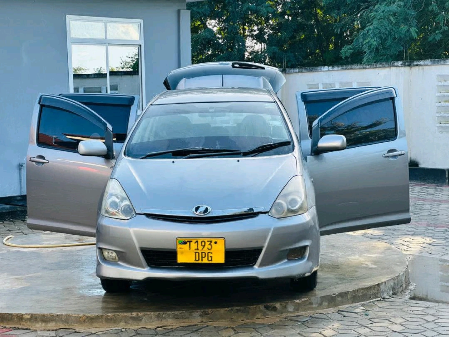 Used Silver Toyota Wish Minivan 1790cc