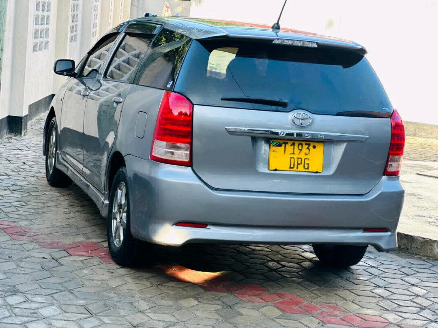 Used Silver Toyota Wish Minivan 1790cc thumbnail 5