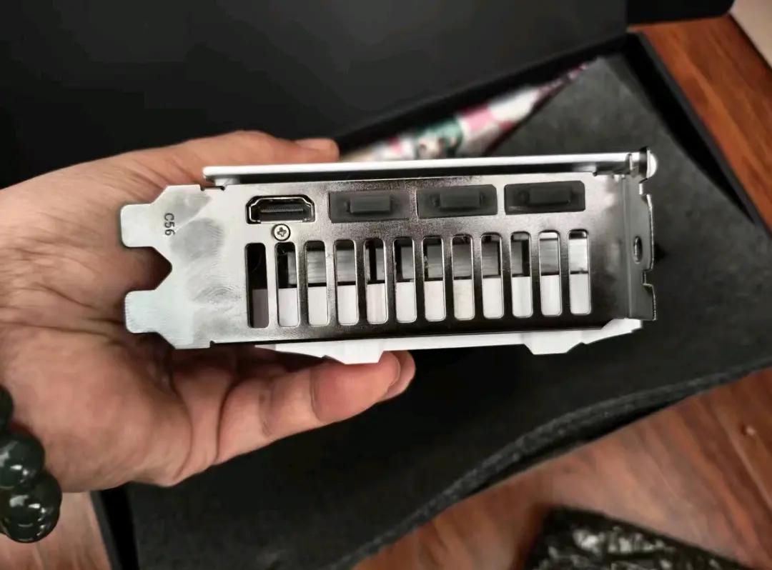 Peladn AMD RX5500XT 8GB GDDR6 Graphics Card thumbnail 3