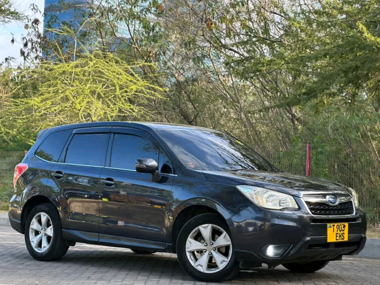 Subaru Forester New Model EHS 2014 thumbnail 4