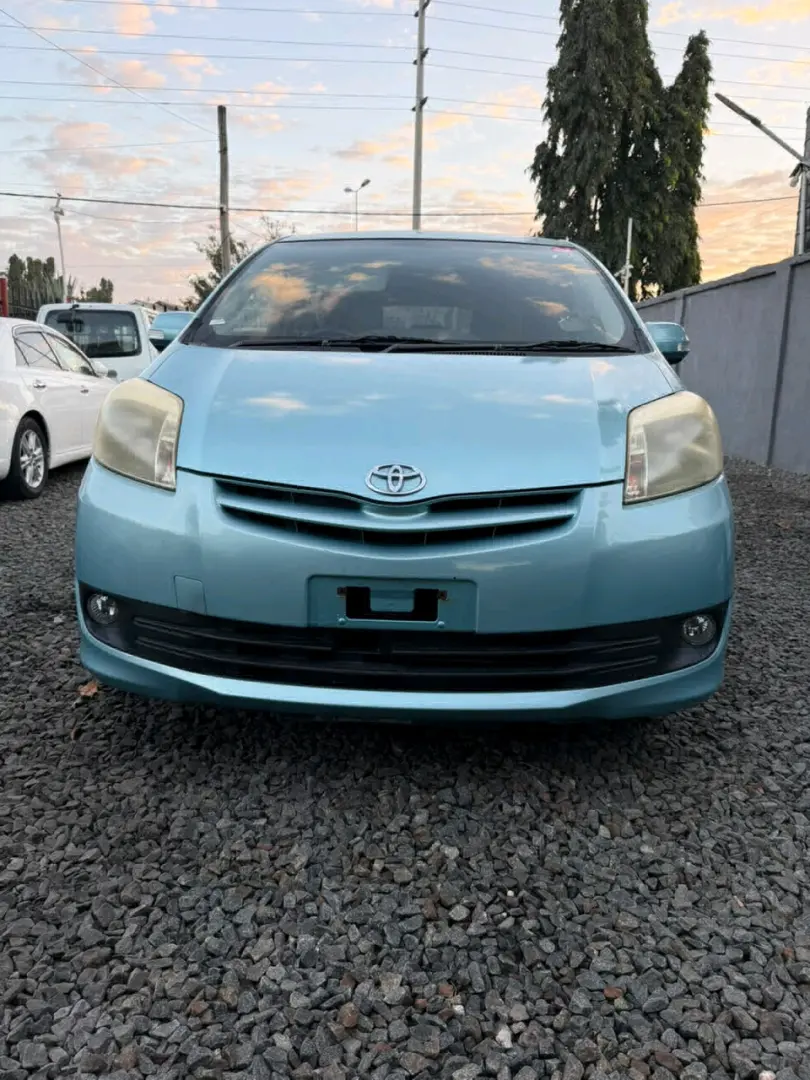 Toyota Passo Sette 2008