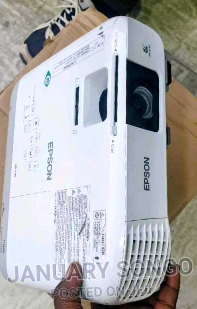 Used White Epson EB-X11 Projector thumbnail 3