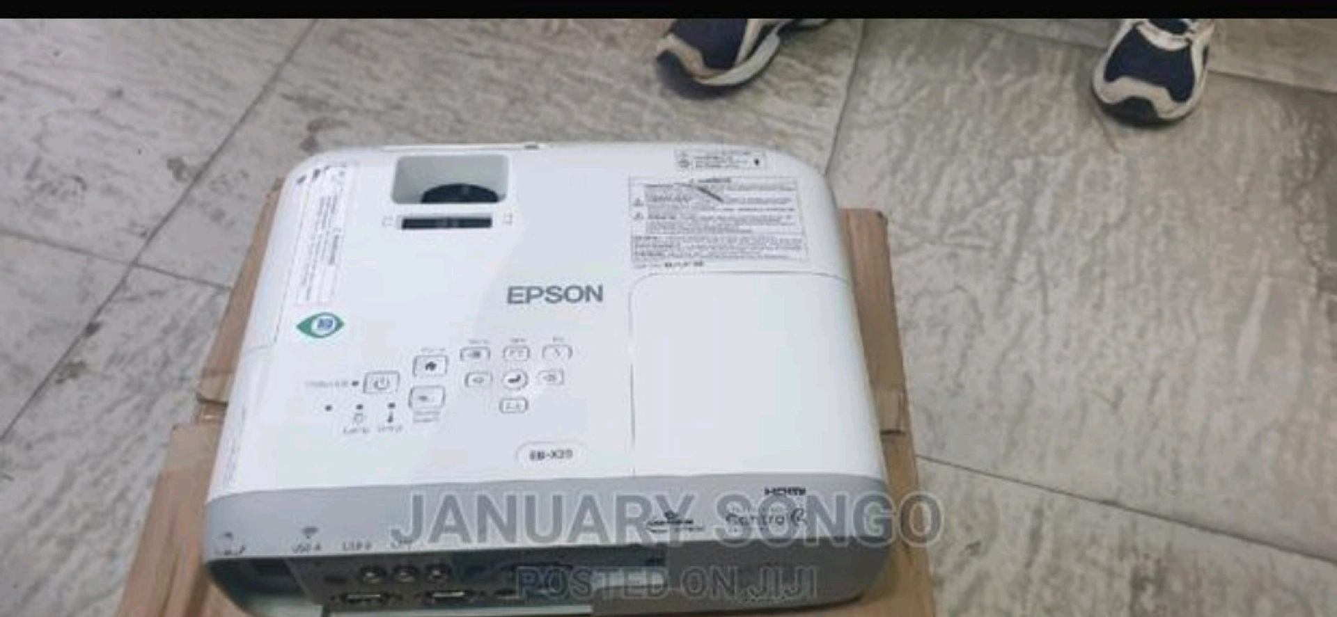 Used White Epson EB-X11 Projector thumbnail 4
