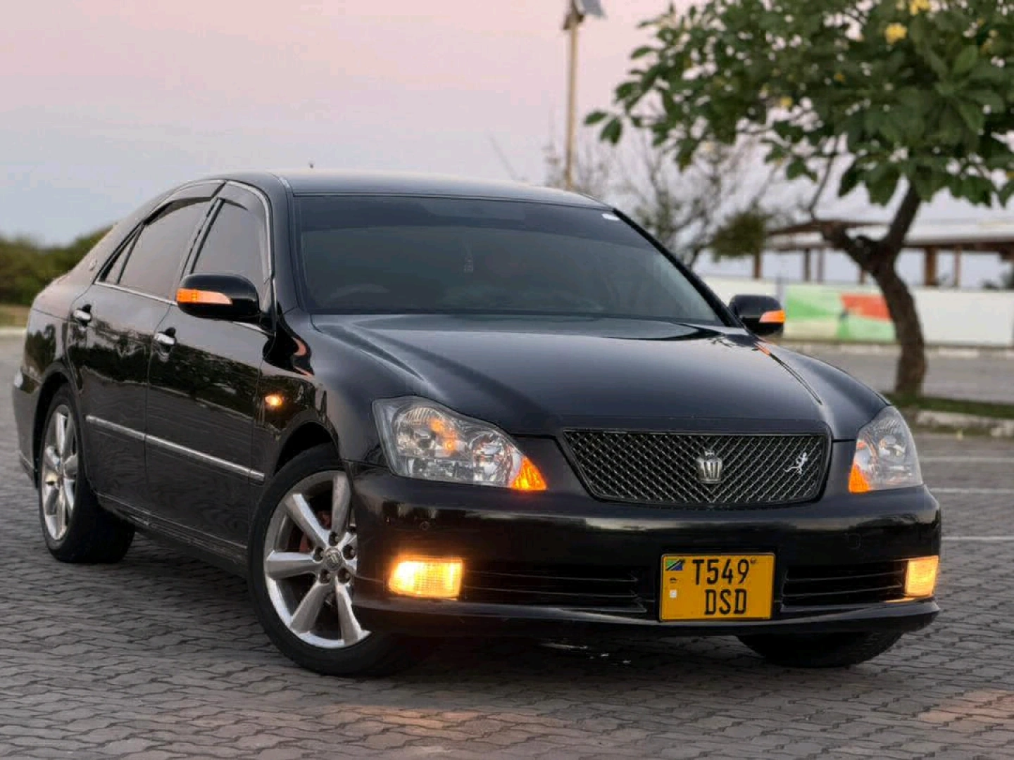 Black 2005 Toyota Crown Athlete Sedan