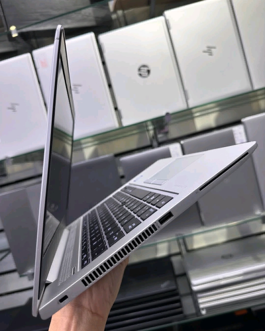HP EliteBook 830 G5 Core i5 8GB RAM 256GB SSD thumbnail 7