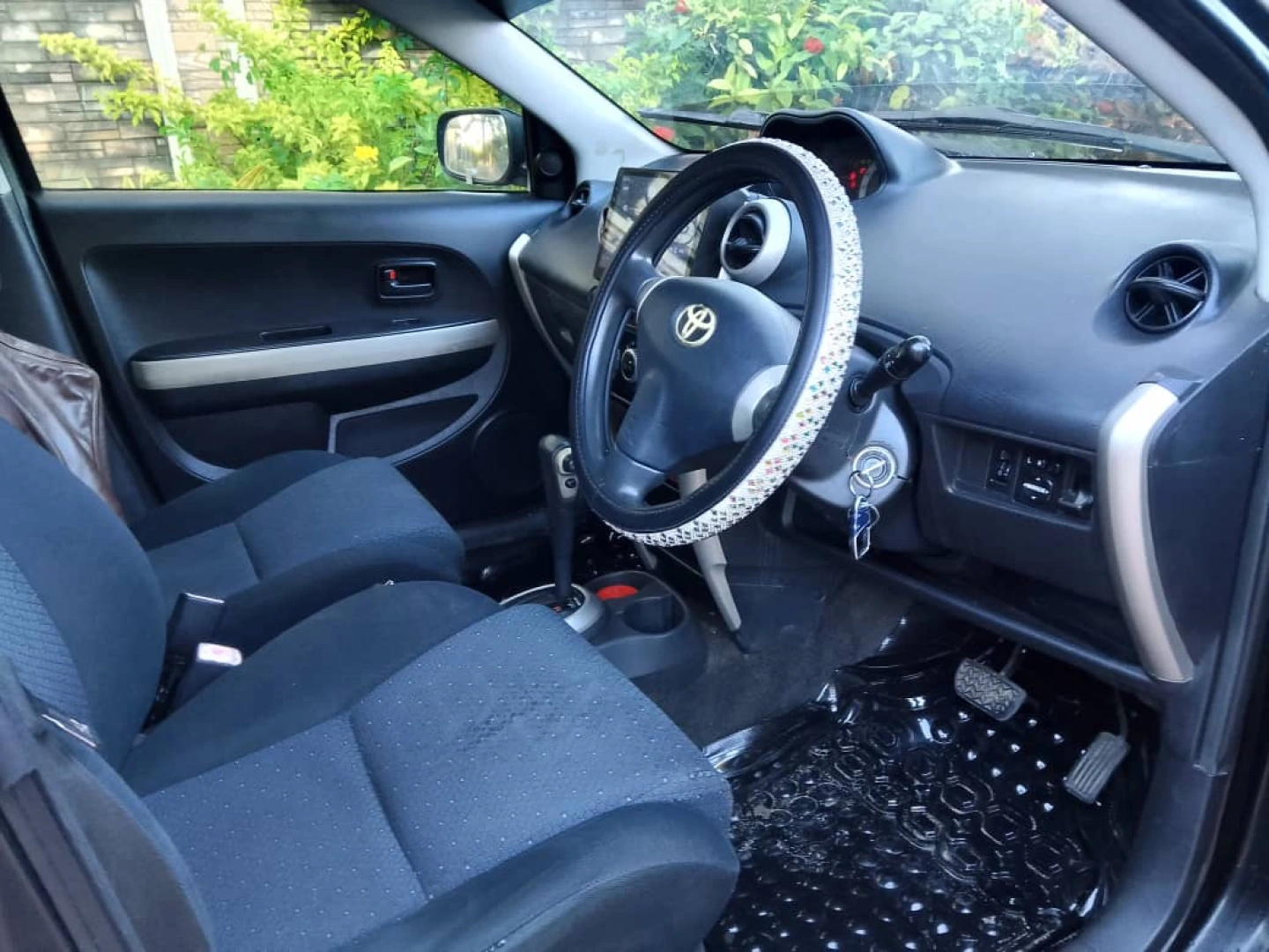 Toyota Ist 2006 Model 1290cc thumbnail 3