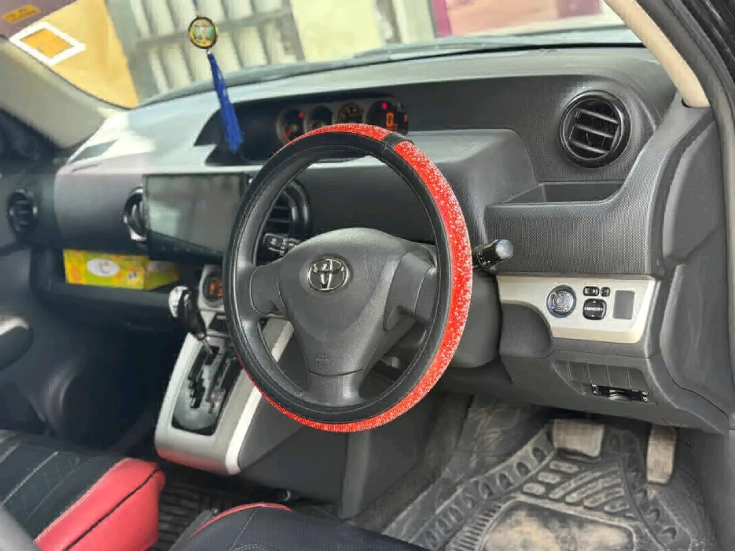 Toyota Rumion 2010 Model thumbnail 7