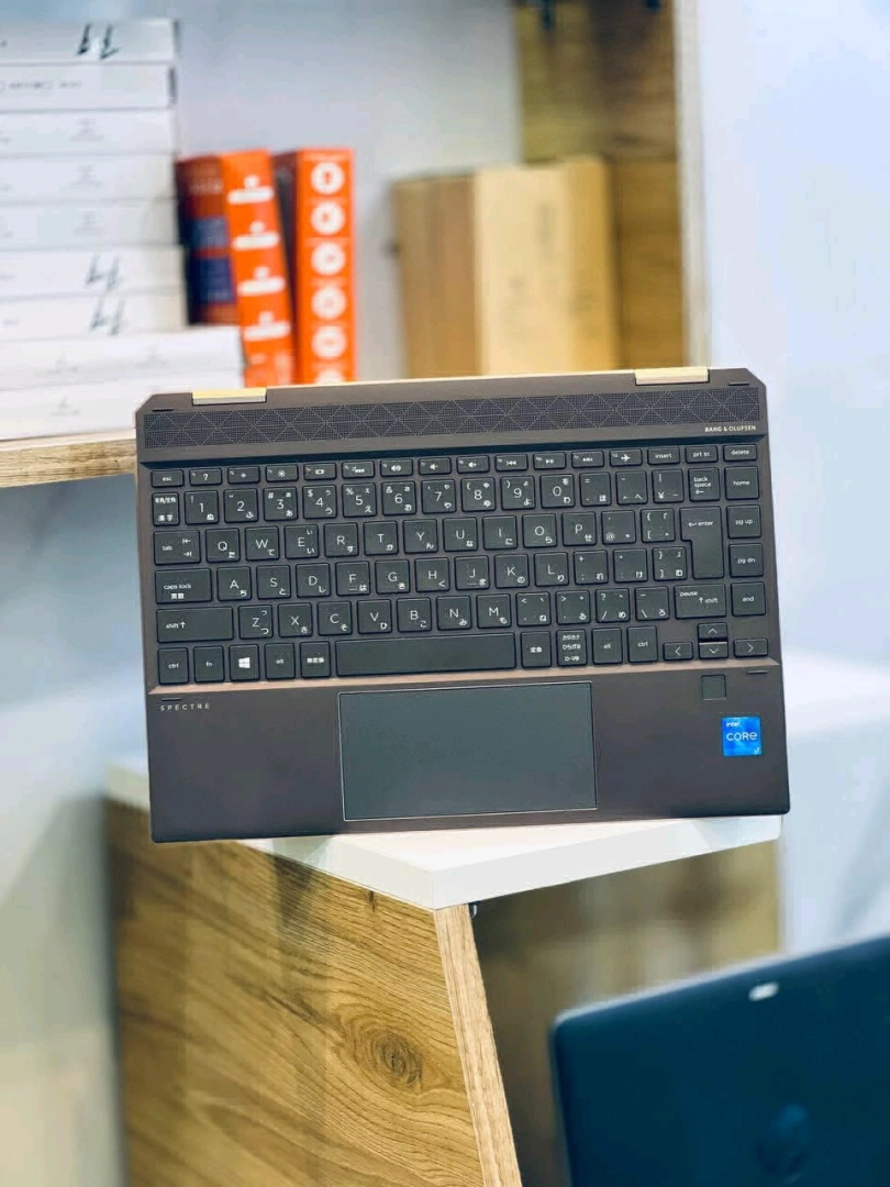 HP Spectre x360 Core i7 8th Gen Laptop thumbnail 5