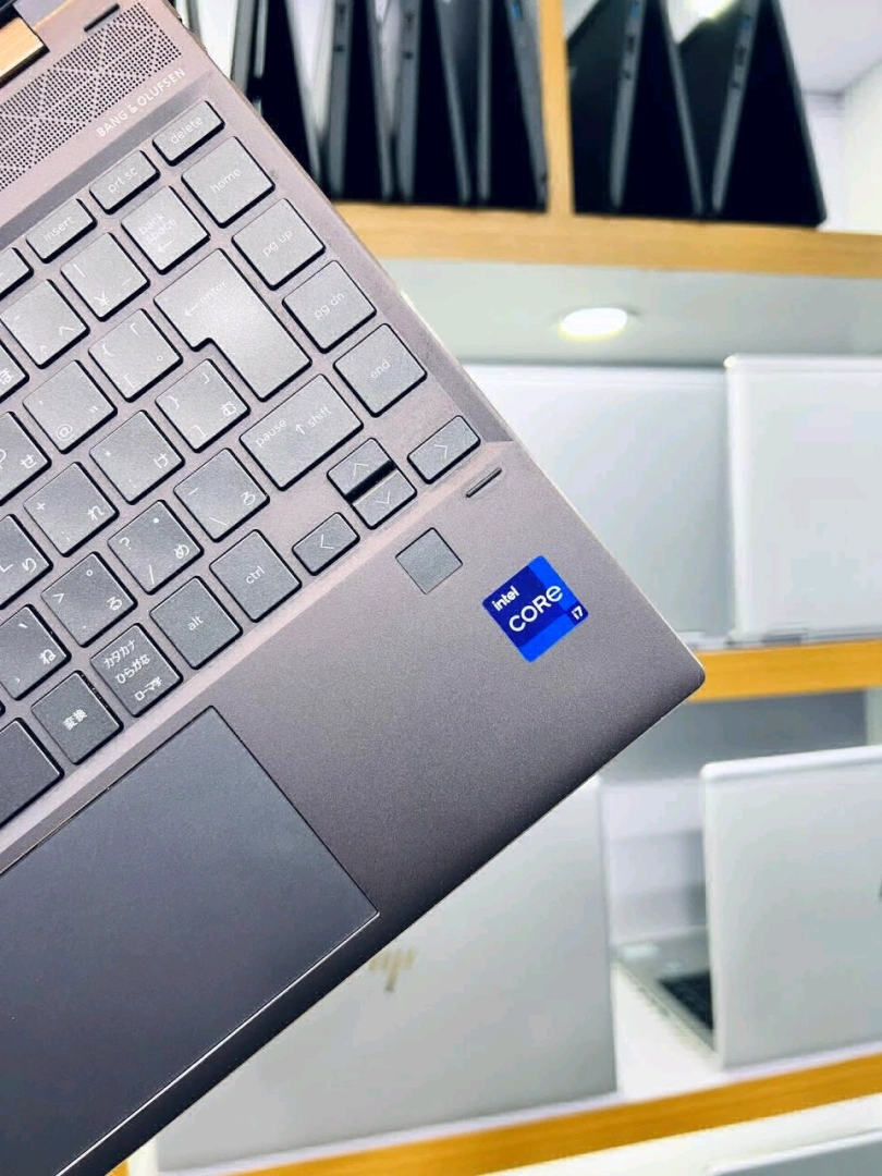 HP Spectre x360 Core i7 8th Gen Laptop thumbnail 6