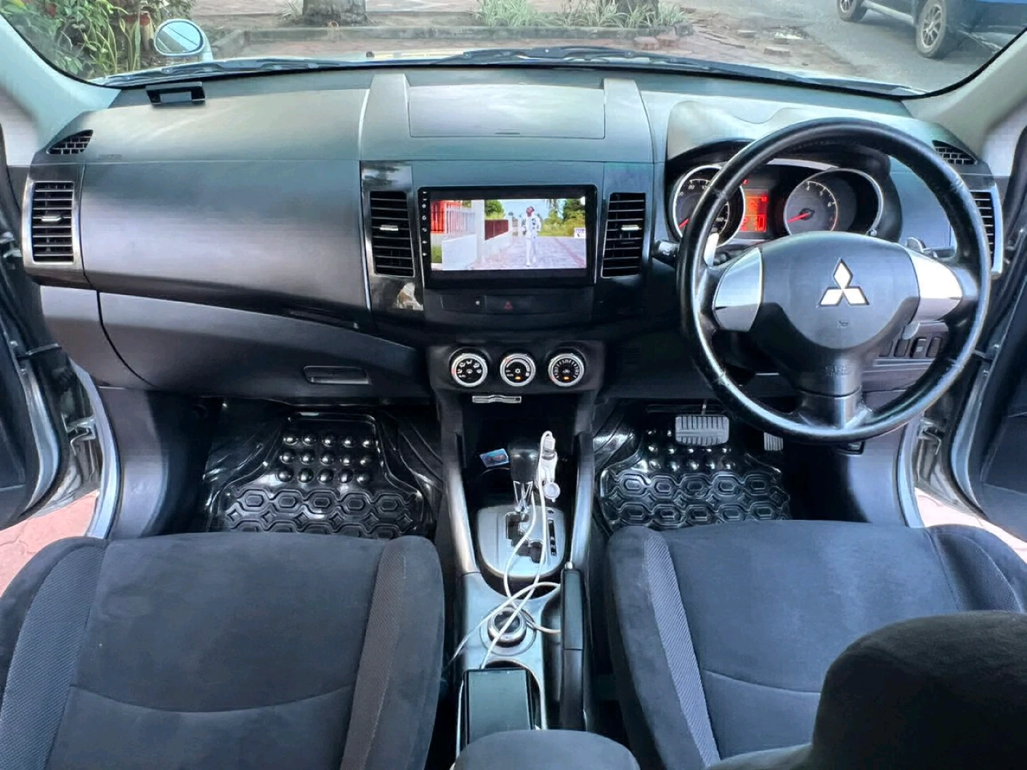 Mitsubishi Outlander SUV 2007 Silver thumbnail 7