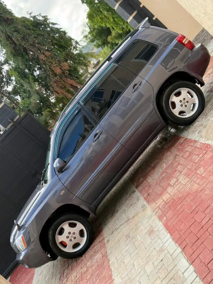 Toyota Kluger SUV with Sunroof and AC thumbnail 3