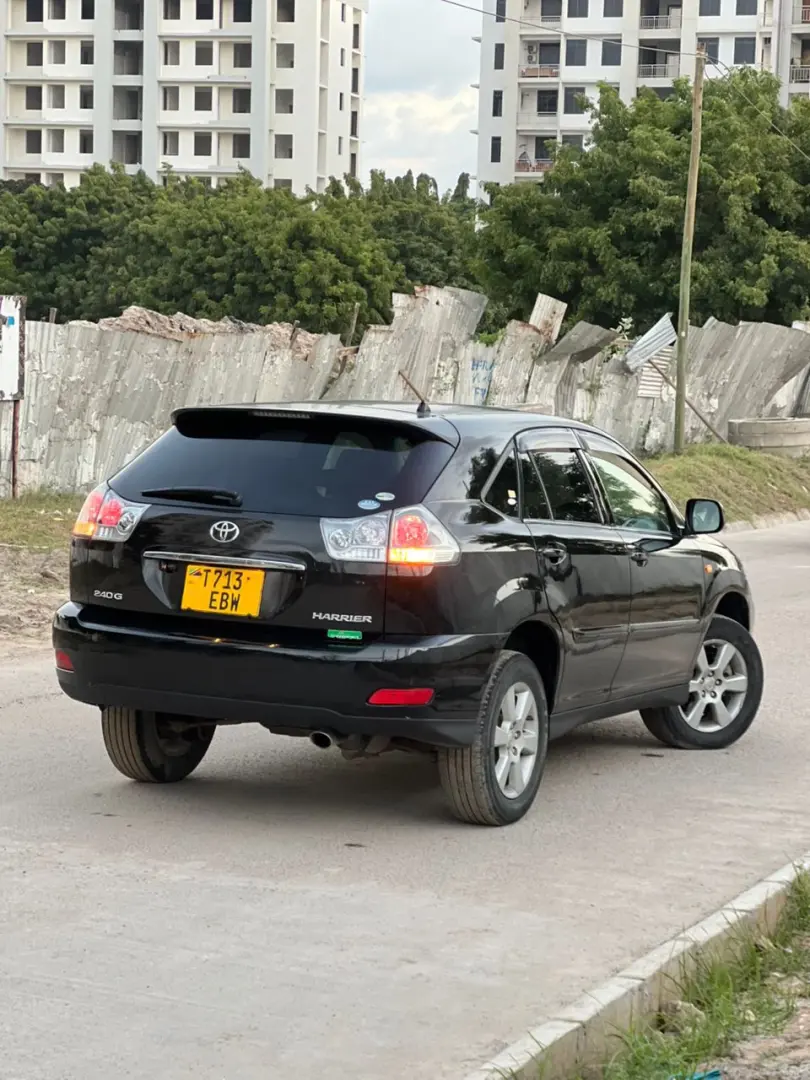 Toyota Harrier 240G 2006 thumbnail 2