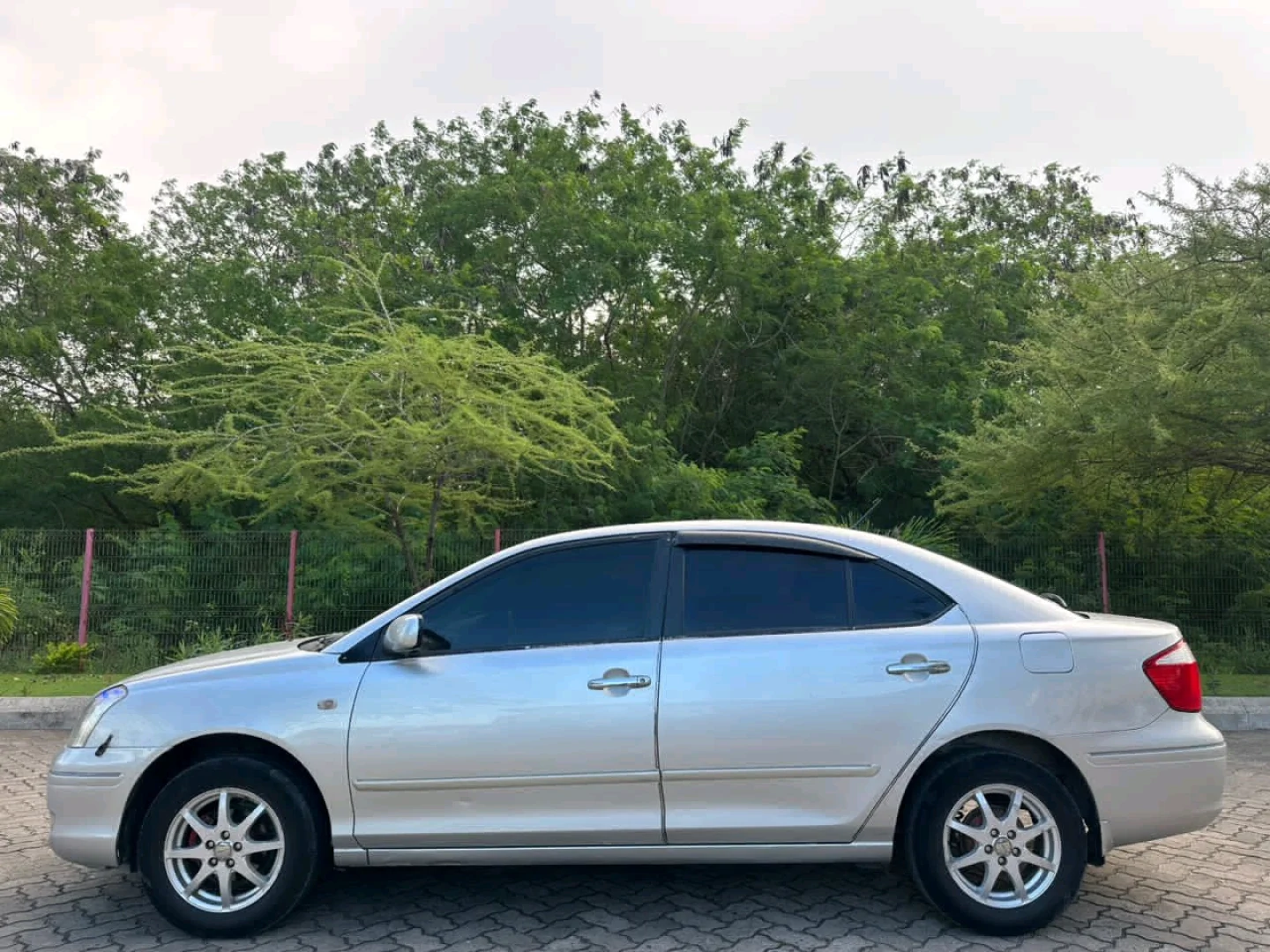 Toyota Premio X 2004 Model thumbnail 3