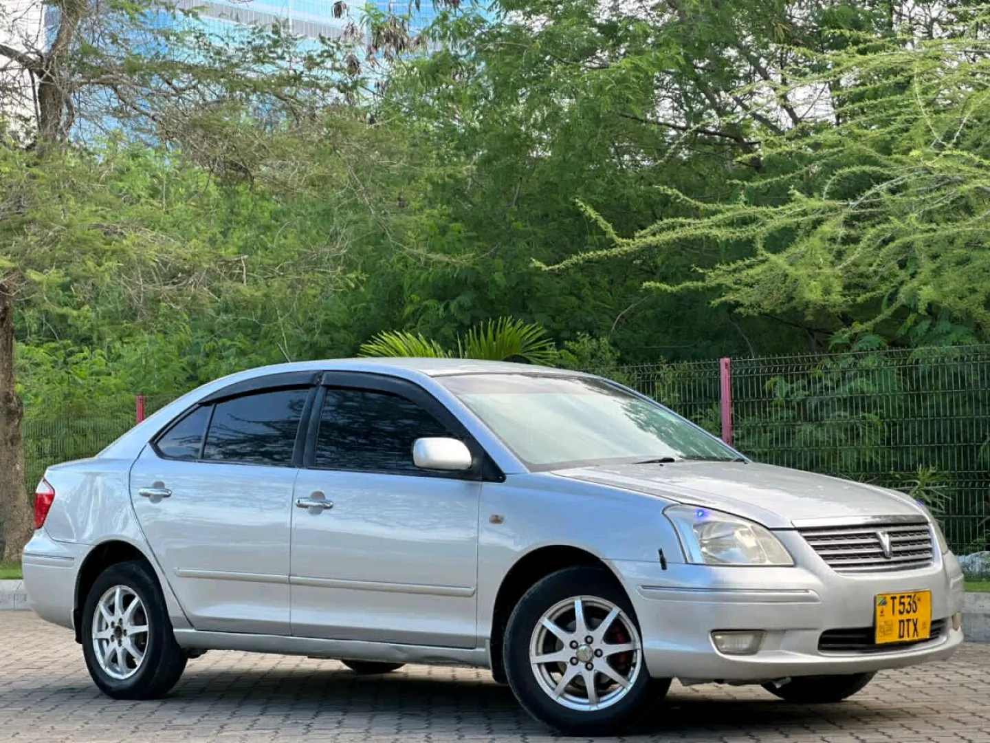 Toyota Premio X 2004 Model thumbnail 4