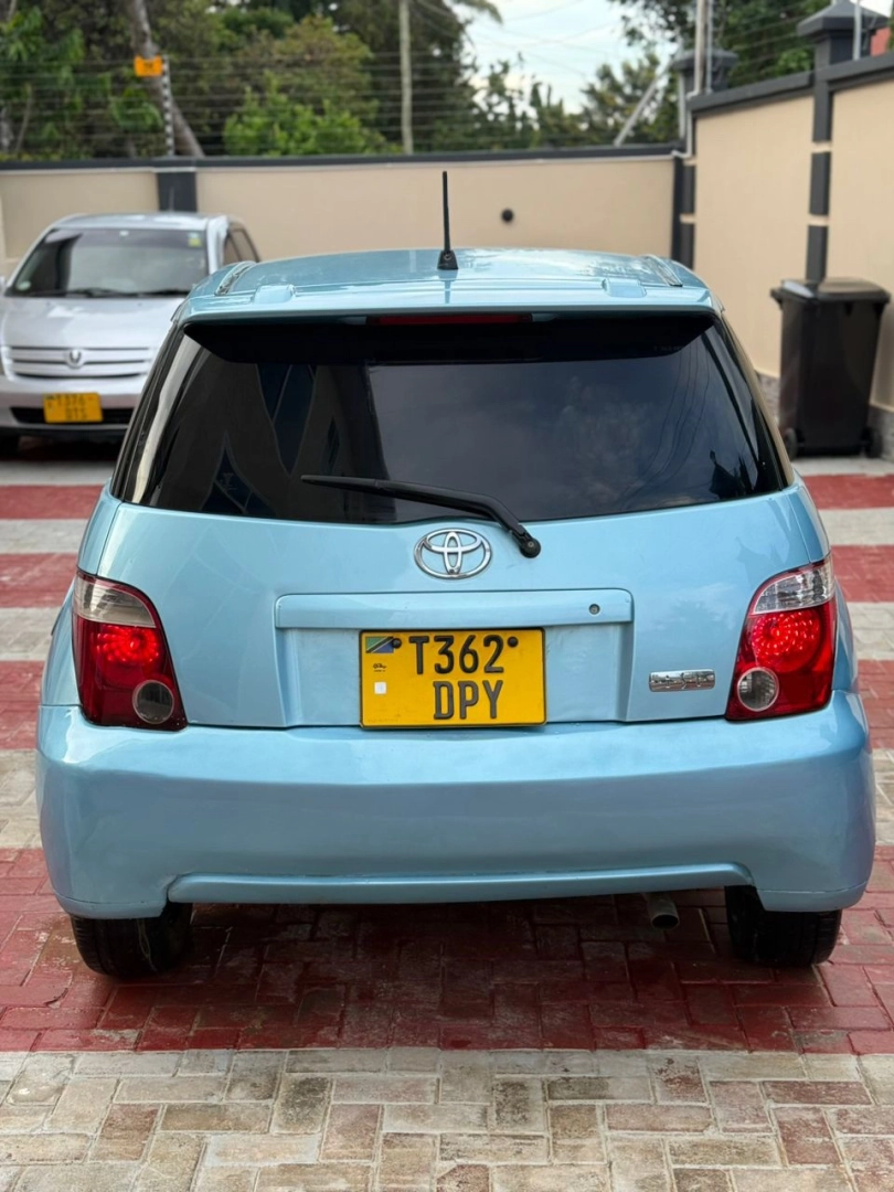Used Toyota Ist 2005 Model (9.8M TZS) thumbnail 4