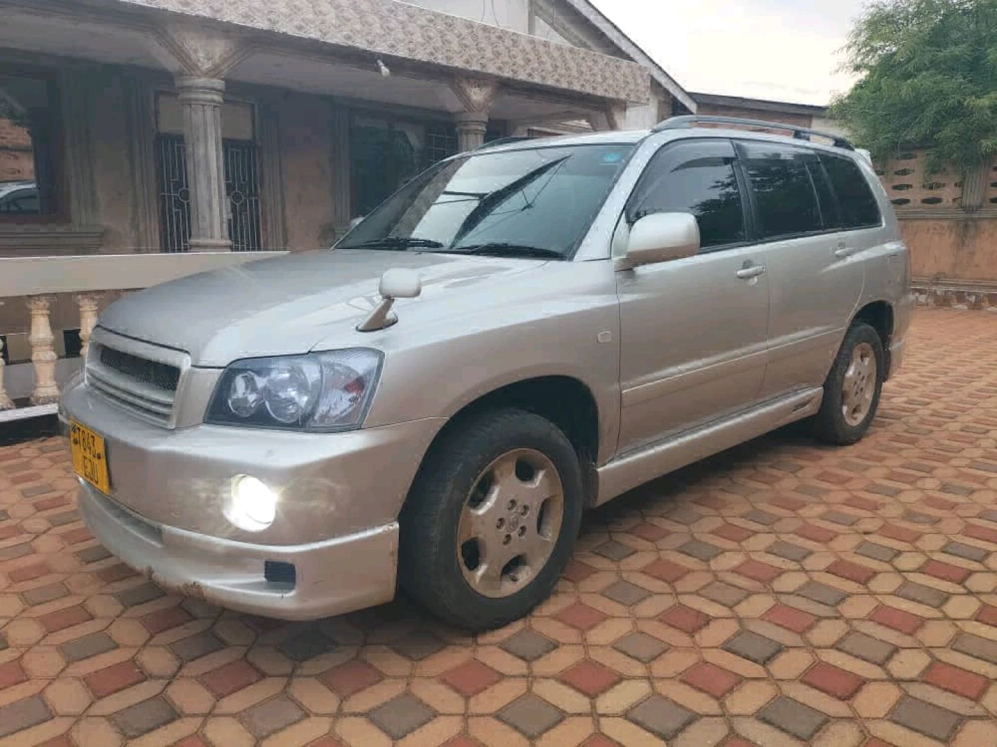 Toyota Kluger 2003 SUV VVTI Engine thumbnail 2