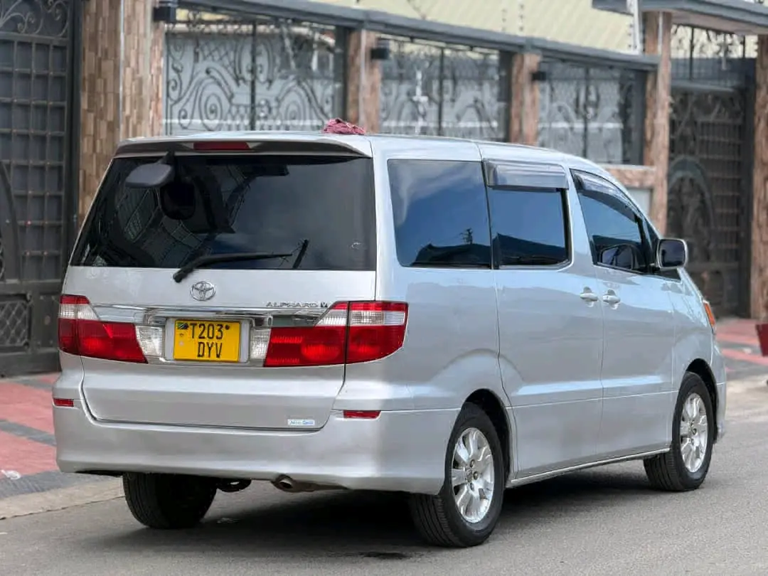 Toyota Alphard 2004 Silver Minivan for Sale thumbnail 4