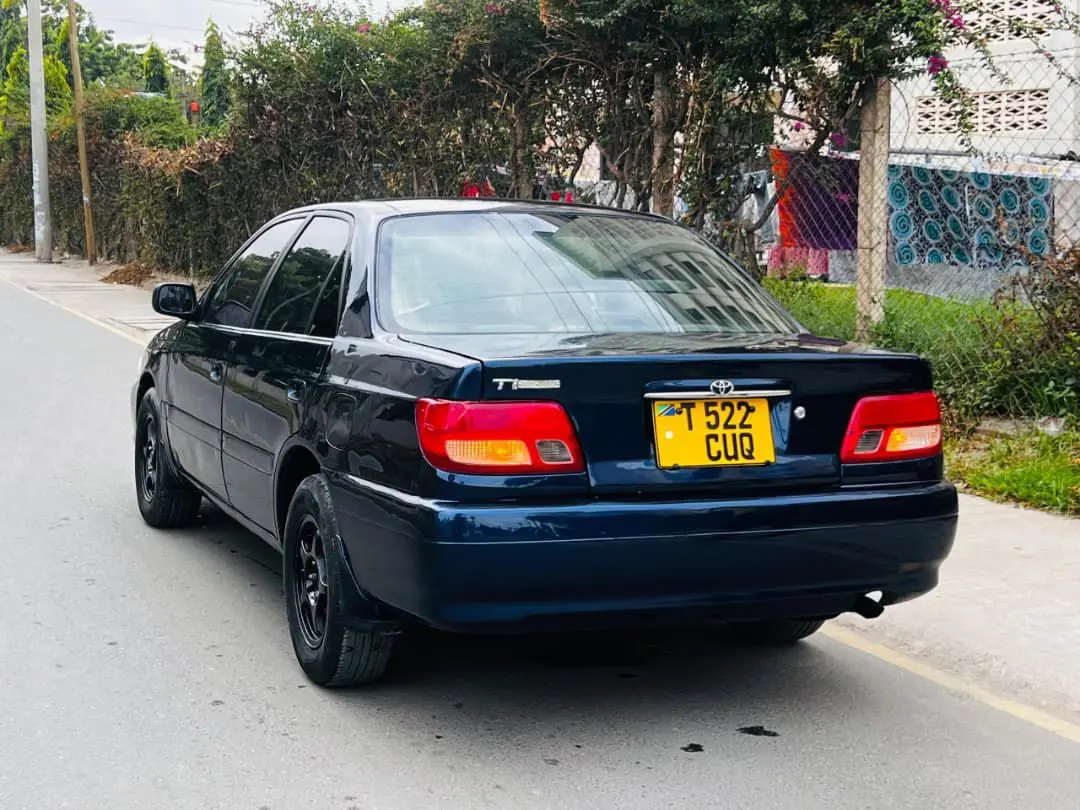 Toyota Carina Sedan thumbnail 3