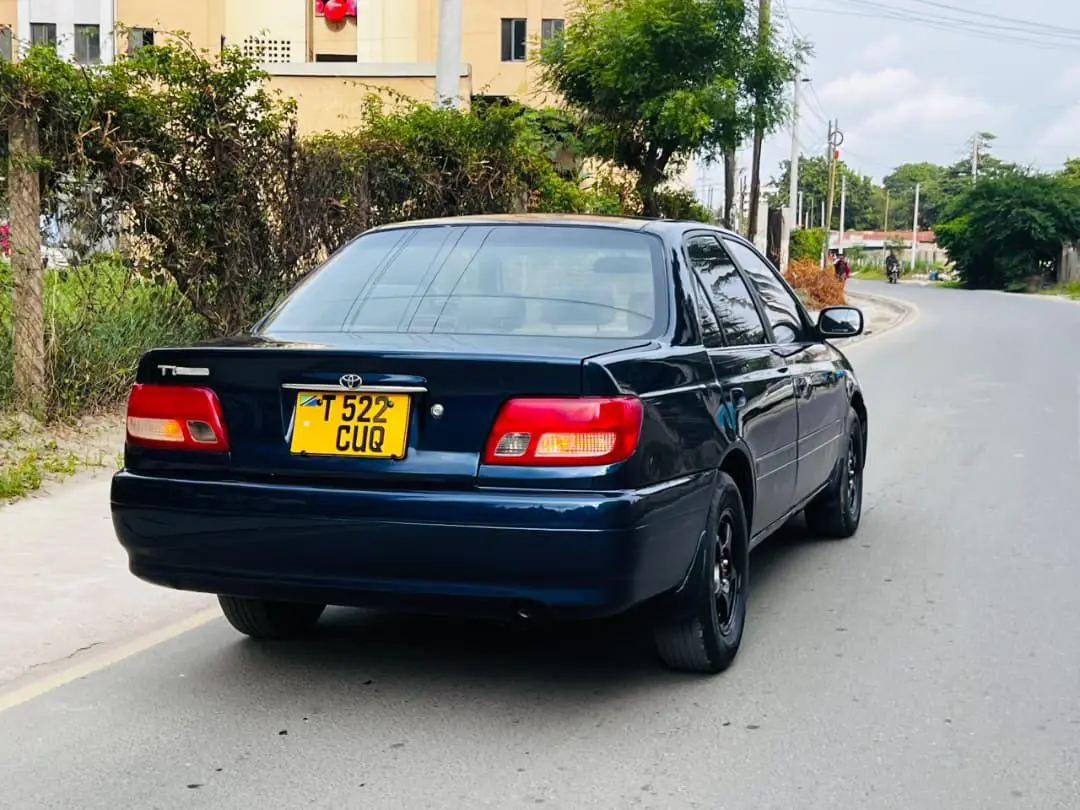 Toyota Carina Sedan thumbnail 4