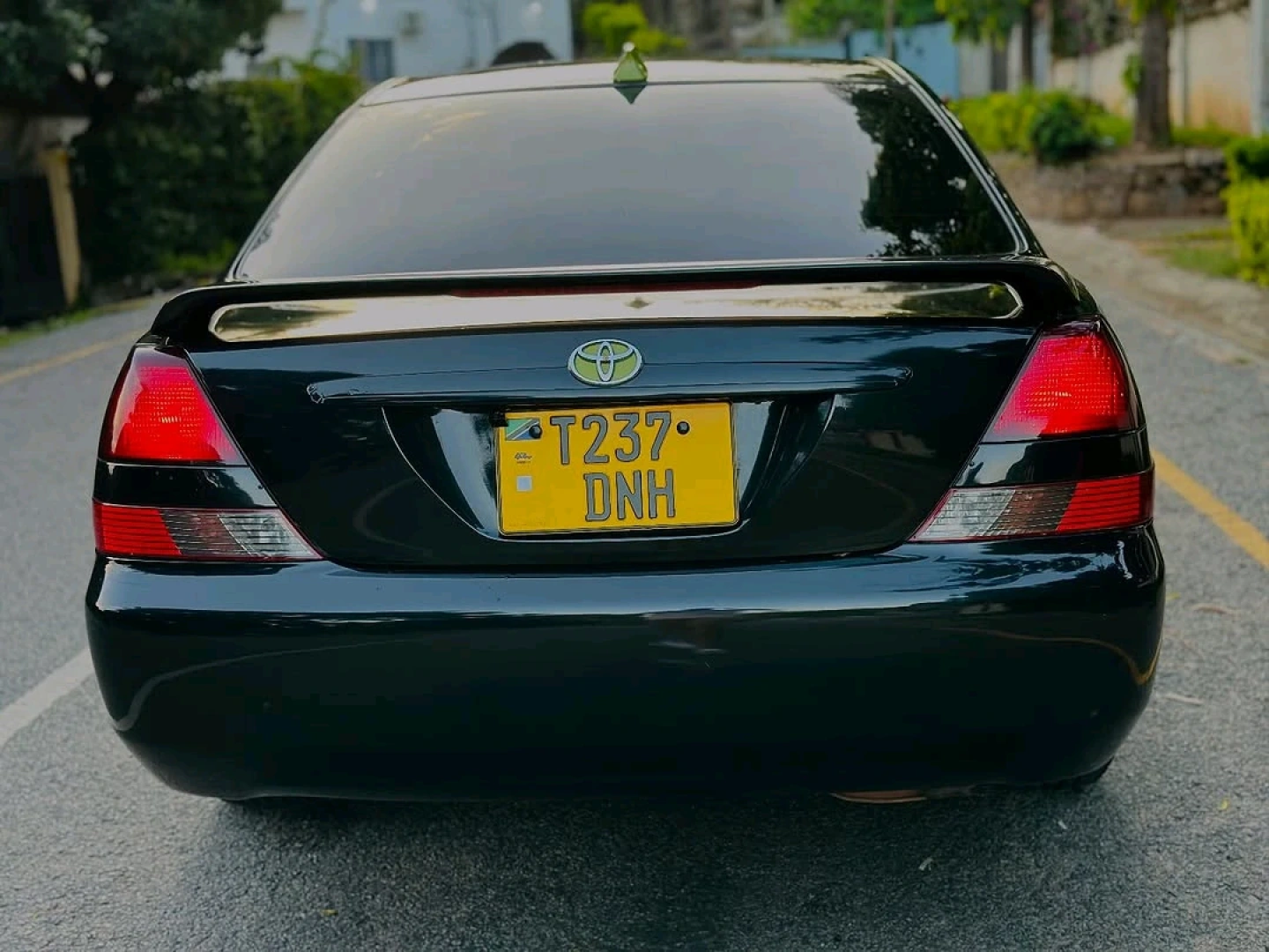 Toyota Mark II Grand Sedan thumbnail 3