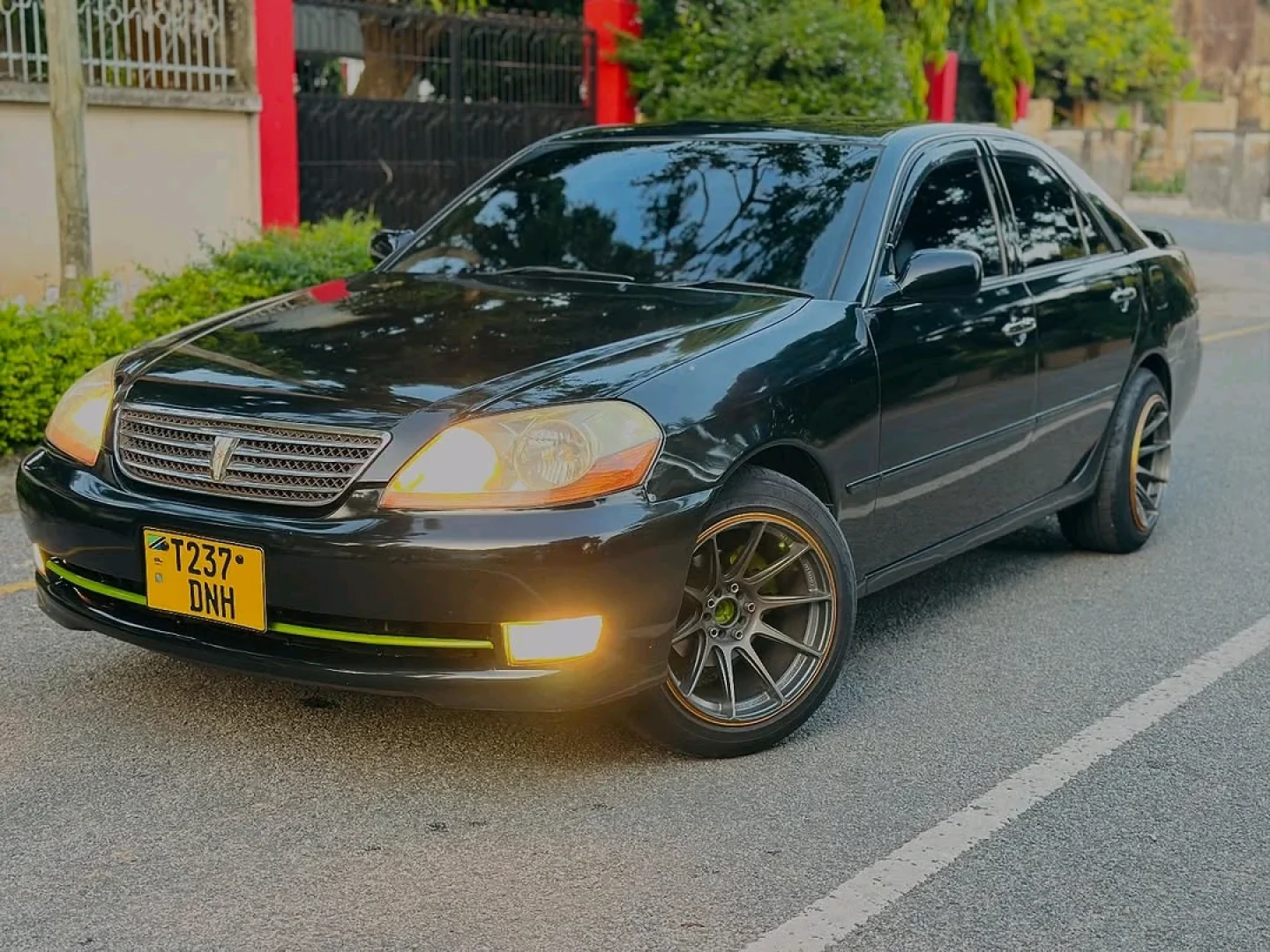 Toyota Mark II Grand Sedan thumbnail 5
