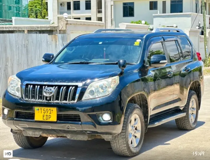Toyota Land Cruiser Prado thumbnail 3