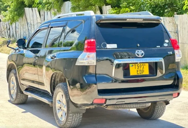 Toyota Land Cruiser Prado thumbnail 4