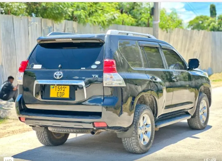 Toyota Land Cruiser Prado thumbnail 6