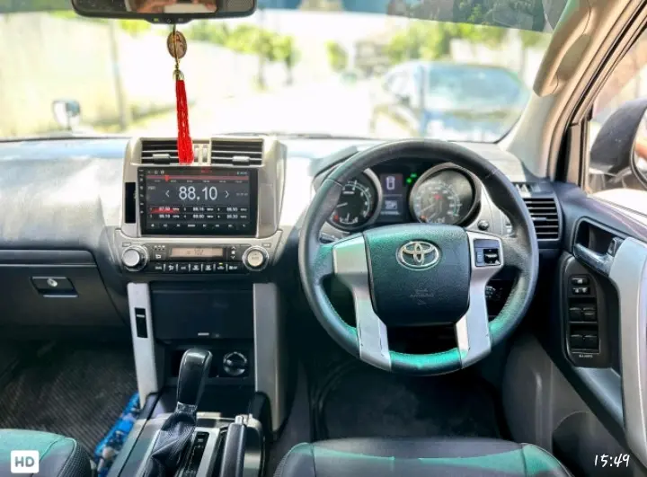 Toyota Land Cruiser Prado thumbnail 7