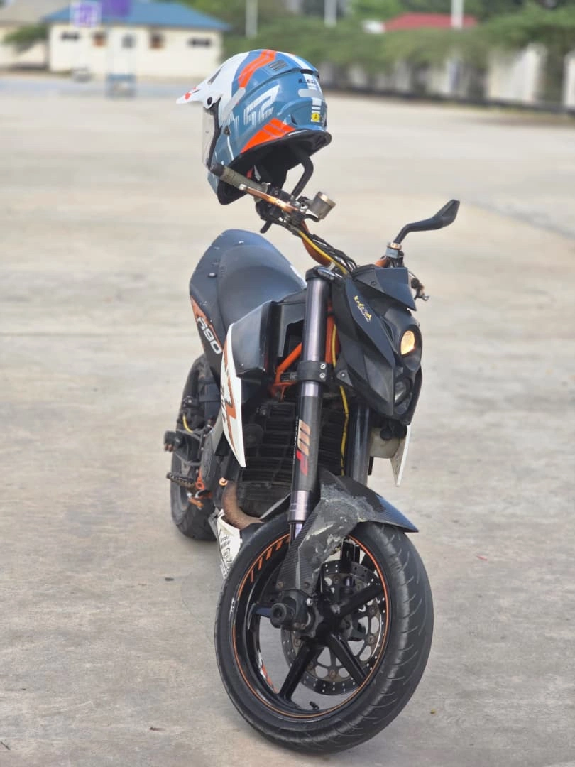 KTM Duke R 690 Motorcycle