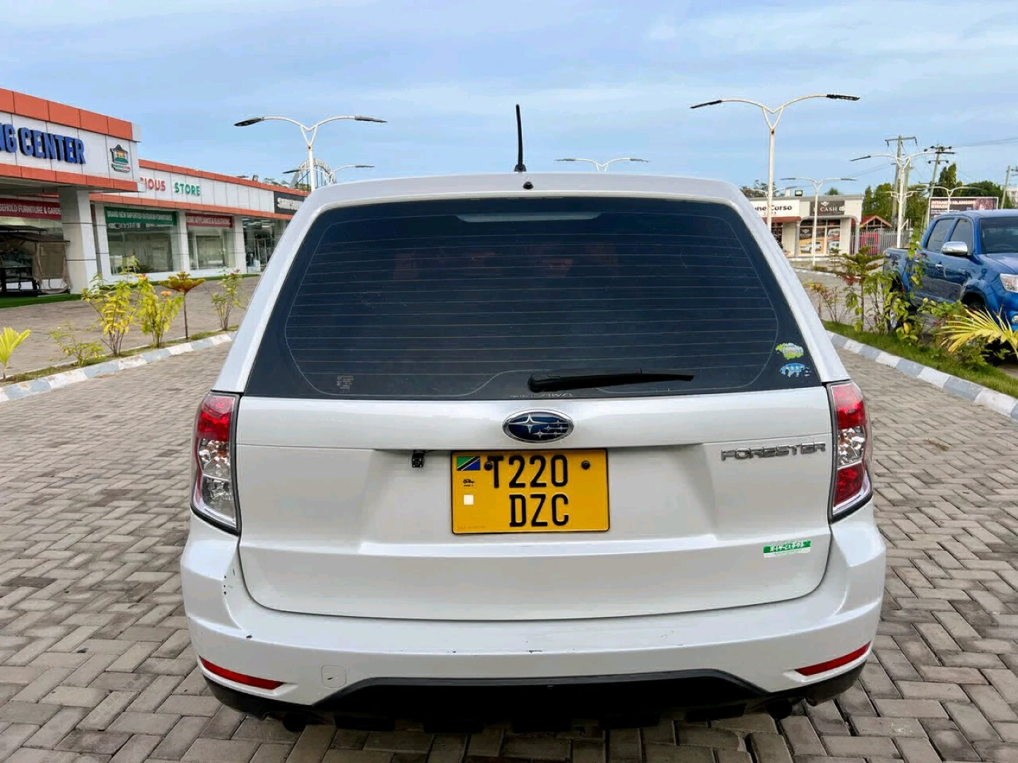 Subaru Forester 2011 SUV thumbnail 2