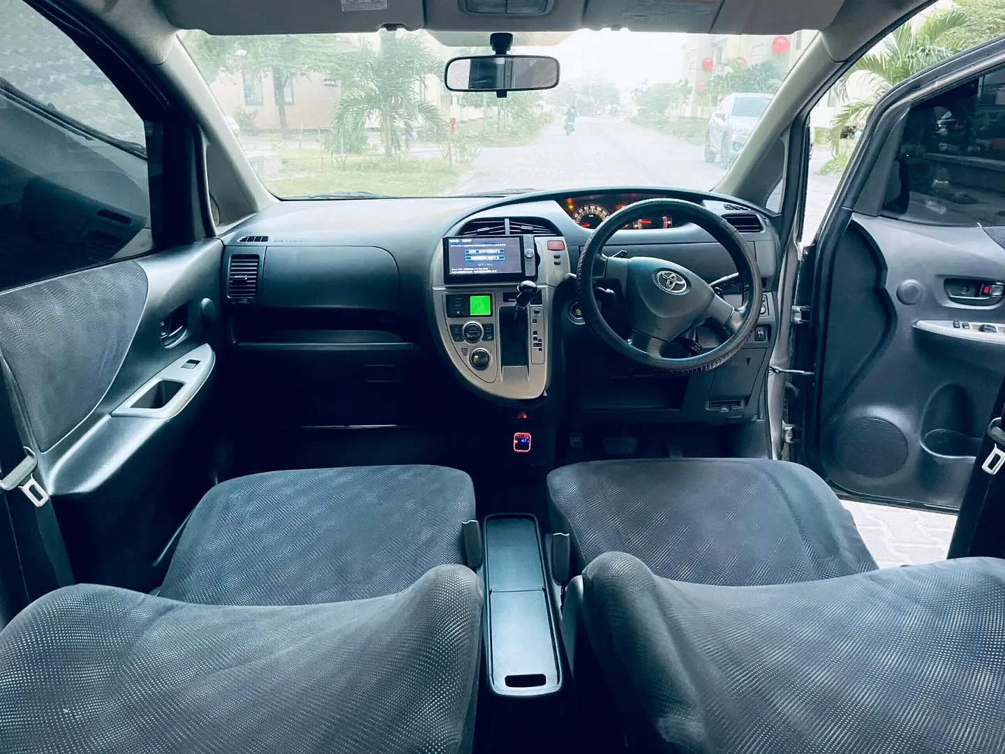 Toyota Ractis 2006 Grey thumbnail 6