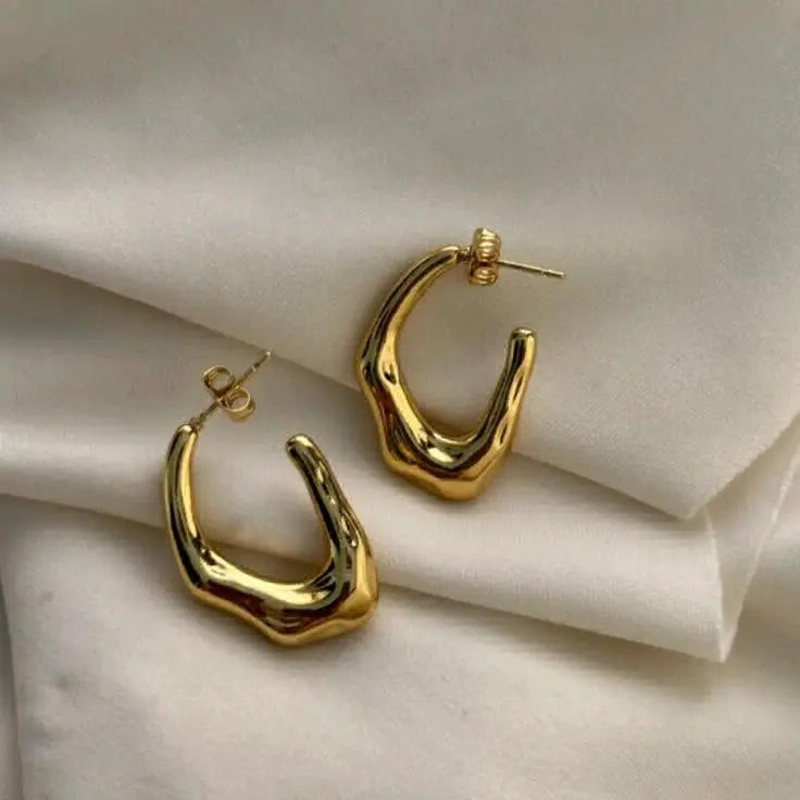Quality Gold-Toned Fashion Jewelry thumbnail 2