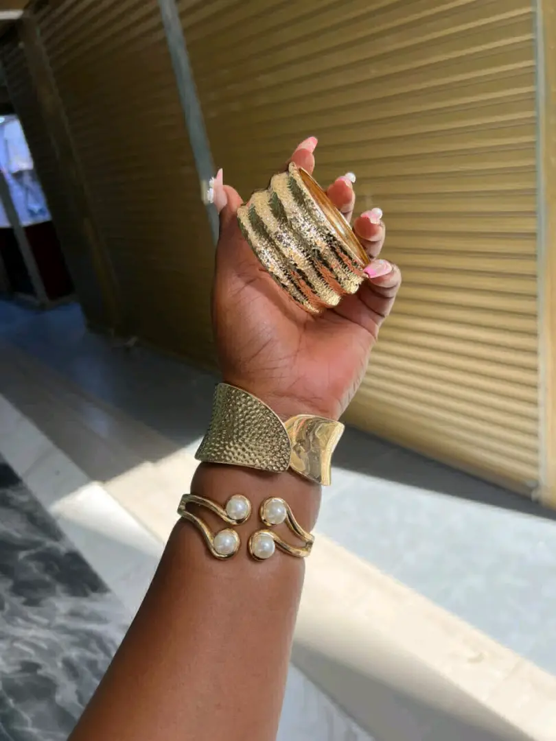 Quality Gold-Toned Fashion Jewelry thumbnail 8