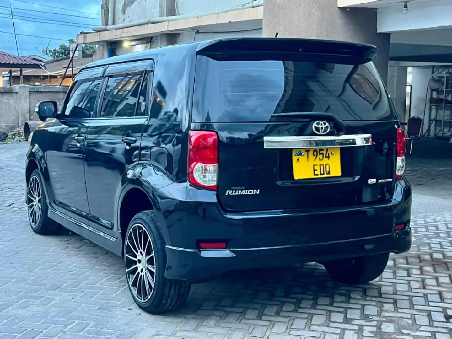 2008 Toyota Rumion, Black, 94,000km thumbnail 7