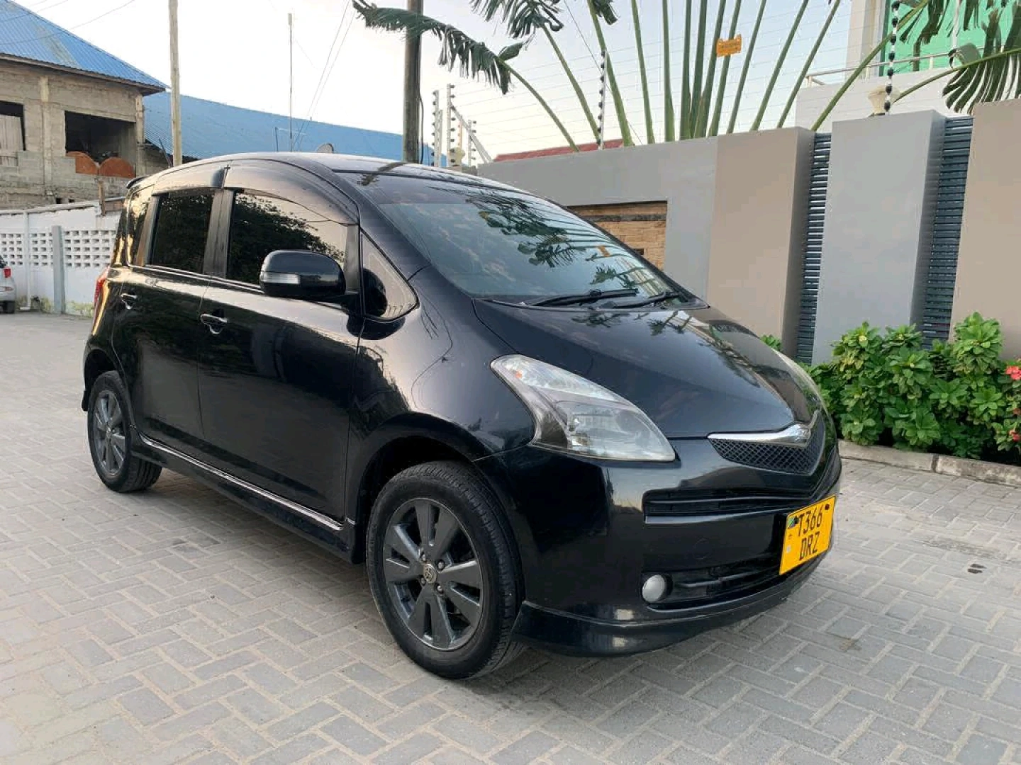 Black Toyota Ractis 1490cc thumbnail 4