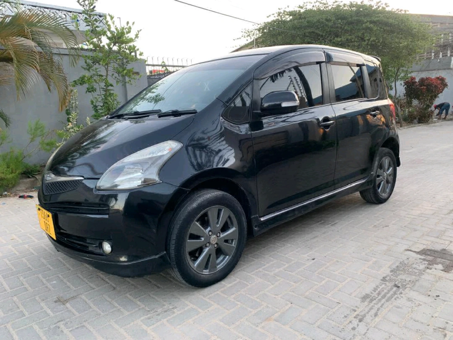 Black Toyota Ractis 1490cc thumbnail 5
