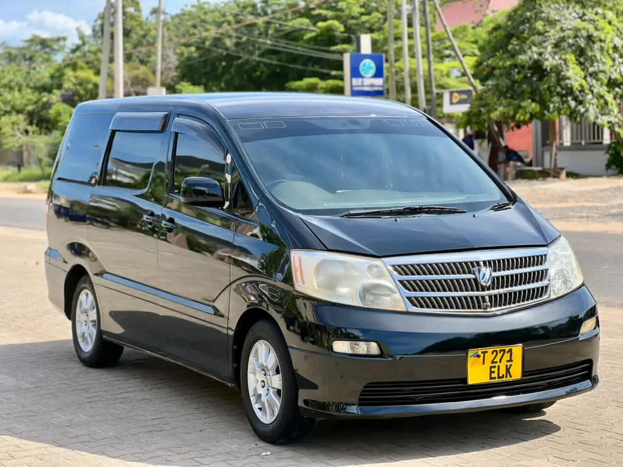 Toyota Alphard 2003 (ELK) thumbnail 2