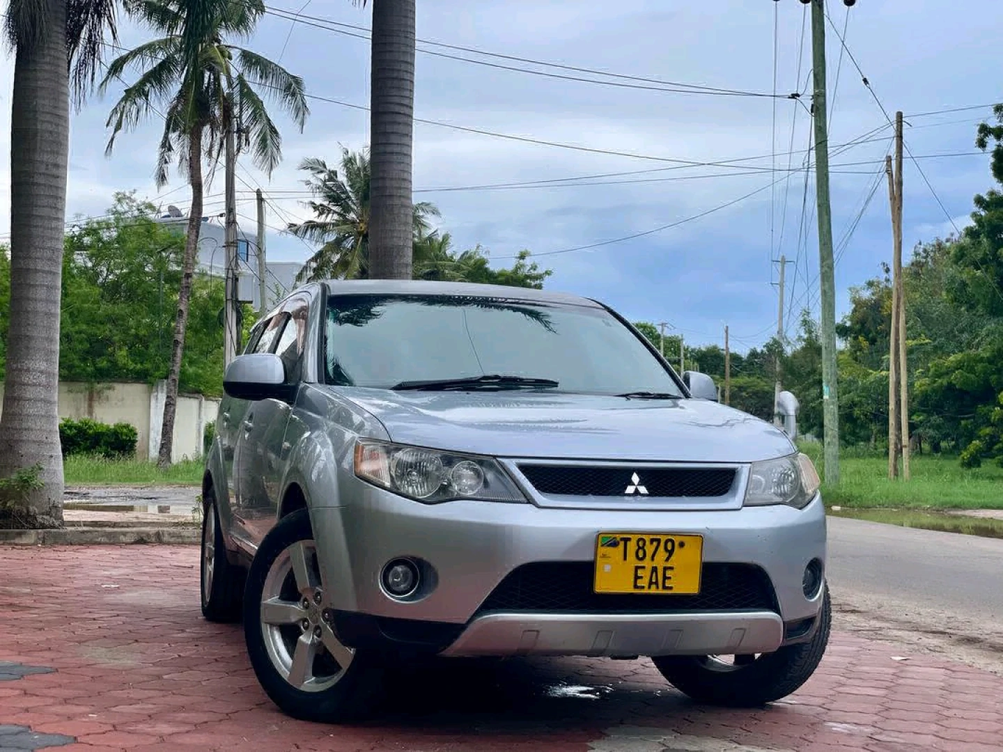 Mitsubishi Outlander SUV 2009, Automatic, EAE thumbnail 3
