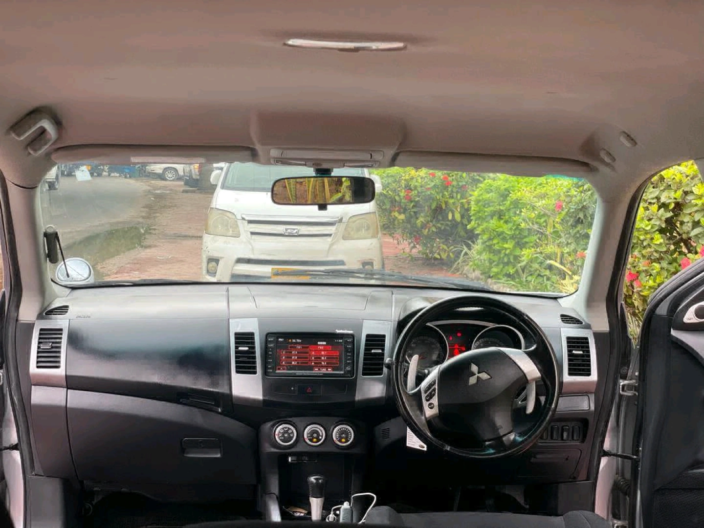 Mitsubishi Outlander SUV 2009, Automatic, EAE thumbnail 8