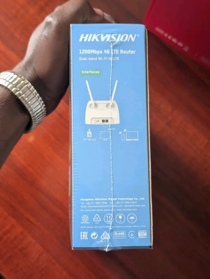 Hikvision 4G LTE Dual Band Router (64 Users) thumbnail 4