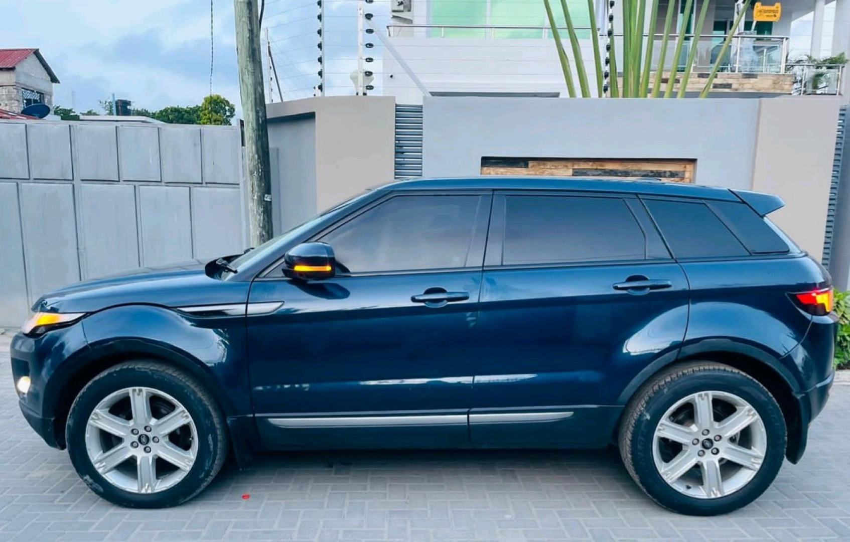 Range Rover Evoque 2013 Quick Sale DTX thumbnail 4